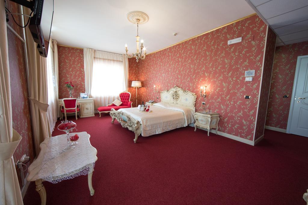 Hotel Imperiale Terzigno الغرفة الصورة